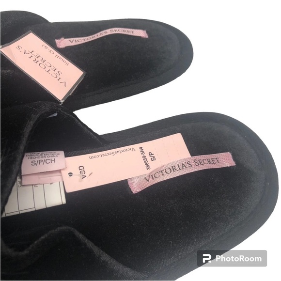 New Victoria’s Secret Pom Pom Slippers Small Soft Plush Black - Picture 3 of 10